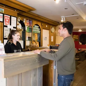 Crossroads Hostel Amsterdam Амстердам